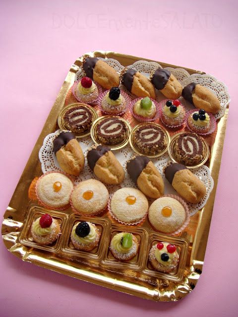 Vassoio misto di pasticcini